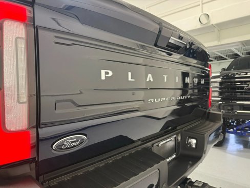 Used 2023 Ford F250 Platinum image 16