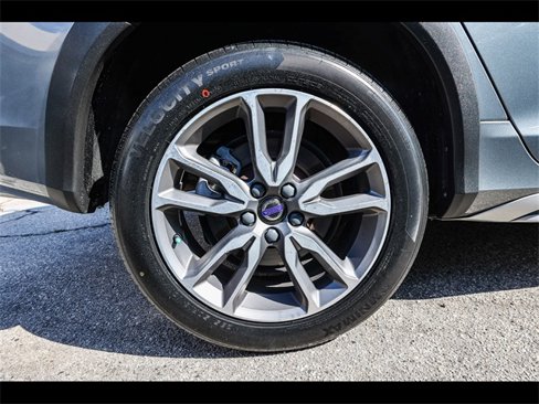 Used 2018 Volvo V60 T5 Cross Country w/ Convenience Package image 8