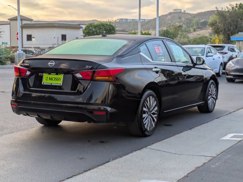 Used 2024 Nissan Altima 2.5 SV image 7