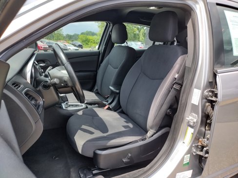 Used 2013 Chrysler 200 Touring image 2
