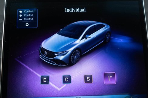Used 2023 Mercedes-Benz EQE 500 4MATIC Sedan image 26