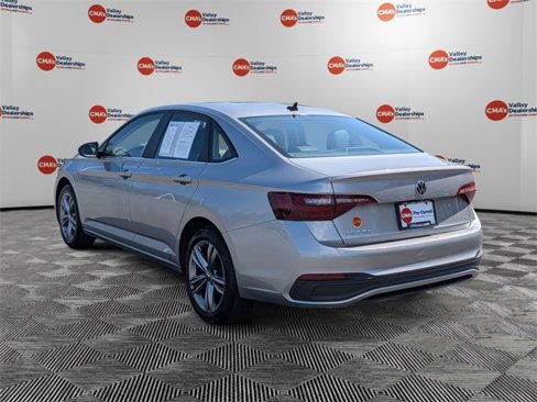 Used 2024 Volkswagen Jetta SE image 7