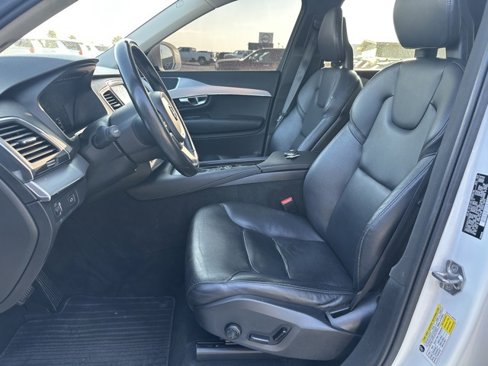 Used 2018 Volvo XC90 T5 Momentum w/ Convenience Package image 8