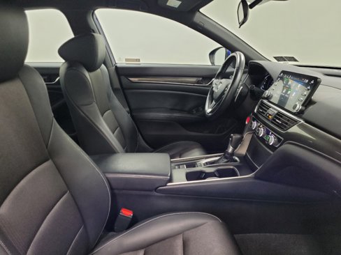 Used 2018 Honda Accord Sport image 21
