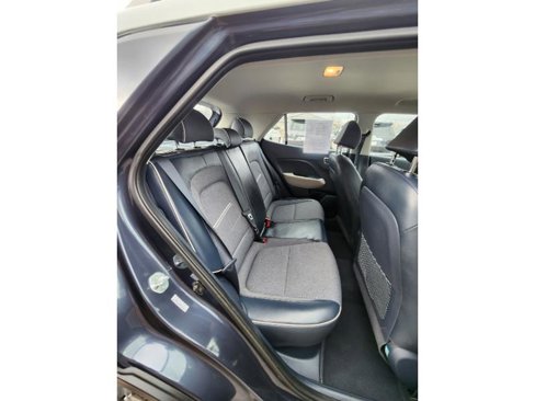 Used 2021 Hyundai Venue image 15
