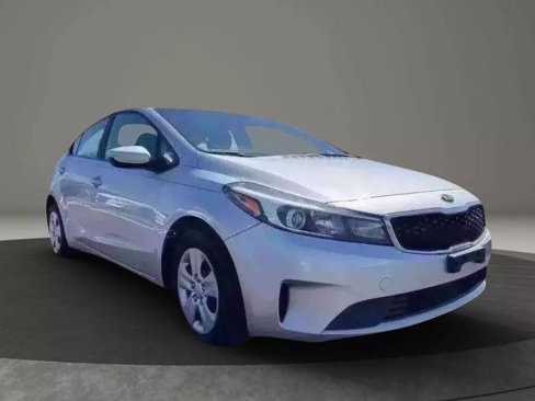 Used 2017 Kia Forte LX image 11