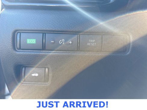 Used 2022 Nissan Sentra SV image 11