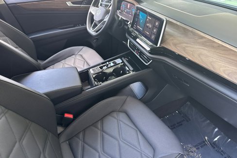 Used 2024 Volkswagen Atlas SE image 21