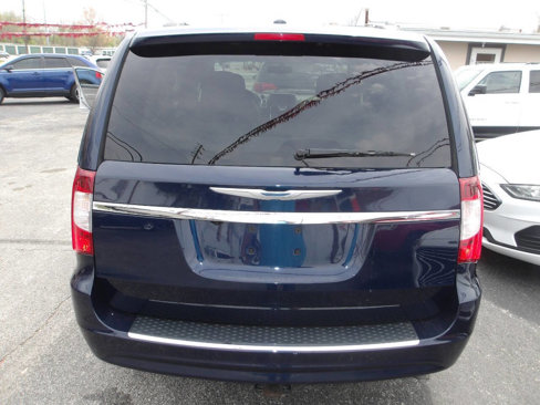 Used 2016 Chrysler Town & Country LX image 7