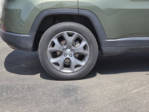 Used 2021 Jeep Compass Limited w/ Sun and Sound Group image 10