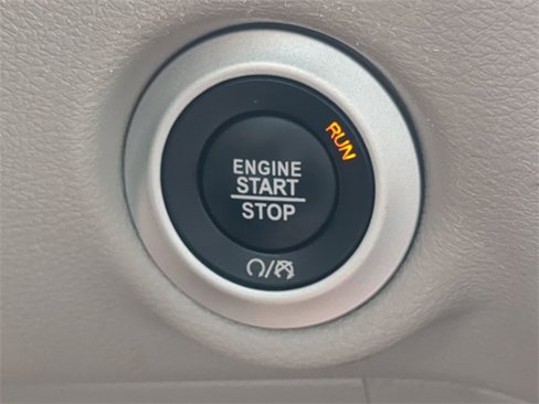 Used 2022 Chrysler Voyager LX image 26
