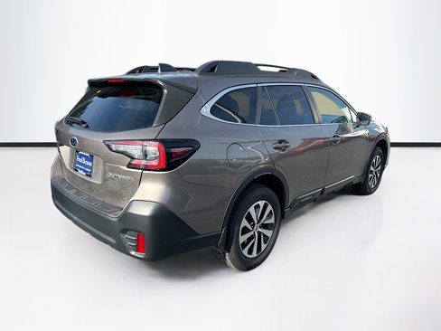 Used 2022 Subaru Outback Premium image 7