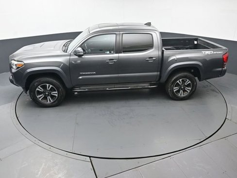 Certified 2017 Toyota Tacoma TRD Sport image 42