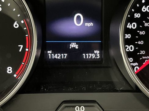 Used 2020 Volkswagen Tiguan SE w/ Panoramic Sunroof Package image 6