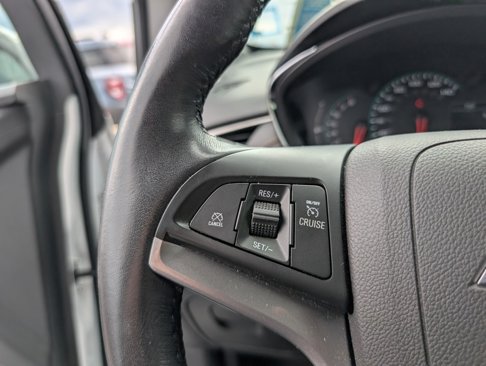 Used 2022 Chevrolet Trax LT w/ Redline Edition image 15