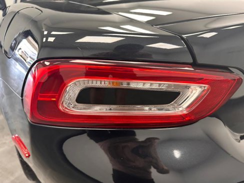 Used 2017 FIAT 124 Spider Classica image 19