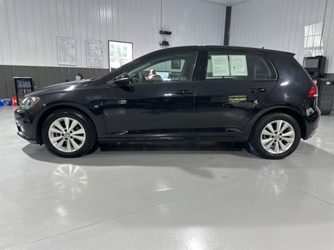 Used 2019 Volkswagen Golf SE image 4