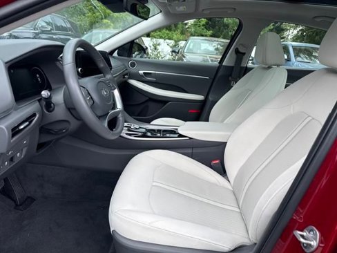 Certified 2023 Hyundai Sonata SEL w/ Convenience Package image 9
