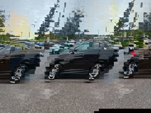 Used 2016 Ford Taurus SEL image 3