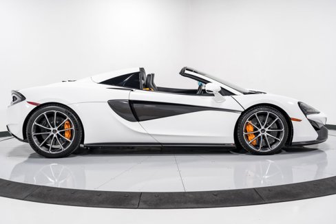 Used 2020 McLaren 570S Spider image 2