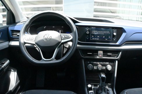 Used 2024 Volkswagen Taos SE w/ Panoramic Sunroof Package image 18