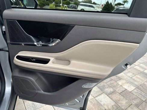 Used 2021 Lincoln Corsair FWD image 23