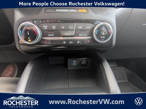 Used 2022 Ford Escape SEL image 18