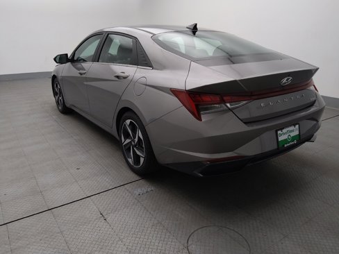 Used 2023 Hyundai Elantra Limited image 5