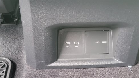 Used 2023 Volkswagen Atlas SE w/ Black Wheel Package image 56