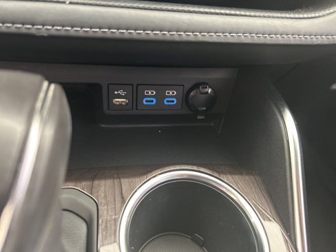 Used 2022 Toyota Highlander Limited image 10