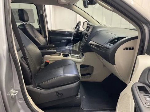 Used 2020 Dodge Grand Caravan Crew w/ Driver Convenience Group image 17