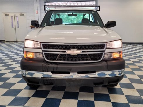 Used 2006 Chevrolet Silverado 2500 W/T image 2