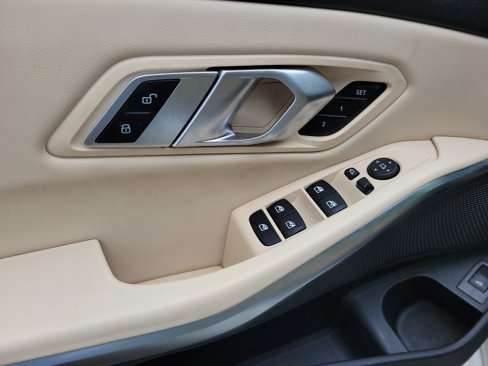 Used 2019 BMW 330i Sedan w/ Premium Package image 17