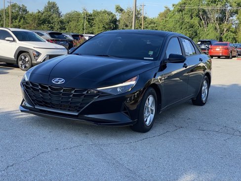 Used 2023 Hyundai Elantra SE image 3