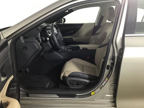 Used 2019 Lexus ES 350 Luxury image 9