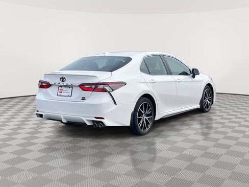 Used 2023 Toyota Camry SE image 7