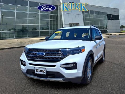 Certified 2023 Ford Explorer XLT w/ Equipment Group 202A image 4