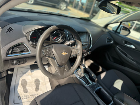 Used 2018 Chevrolet Cruze LT image 12