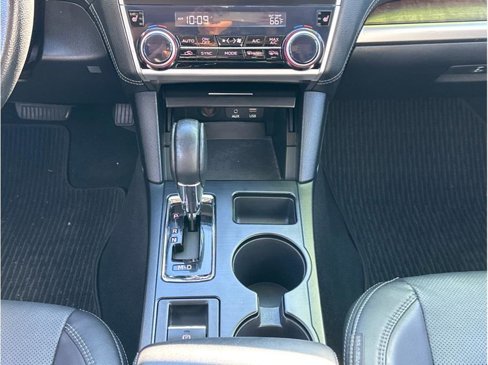 Used 2018 Subaru Outback 2.5i Limited image 18