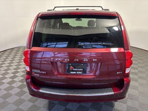 Used 2019 Dodge Grand Caravan SXT image 5