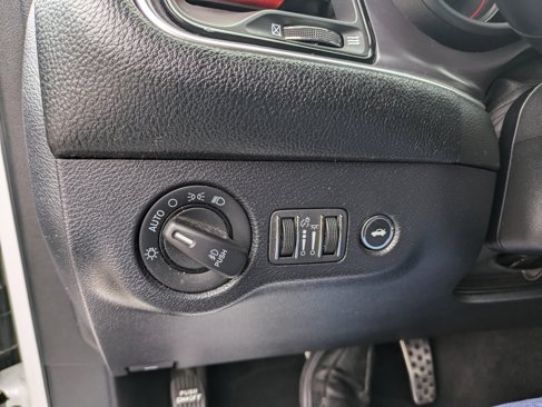 Used 2017 Dodge Challenger R/T image 19