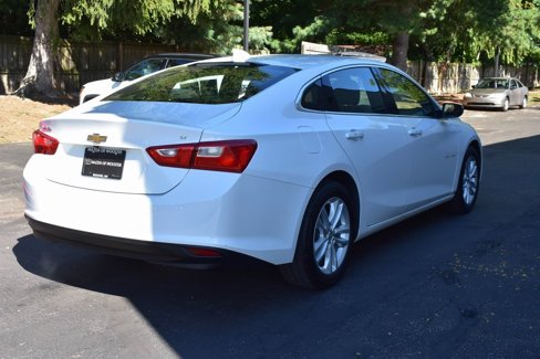 Used 2017 Chevrolet Malibu LT image 8