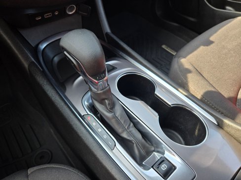 Used 2022 Chevrolet Malibu LT image 30