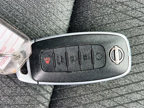 Used 2024 Nissan Rogue SV image 32