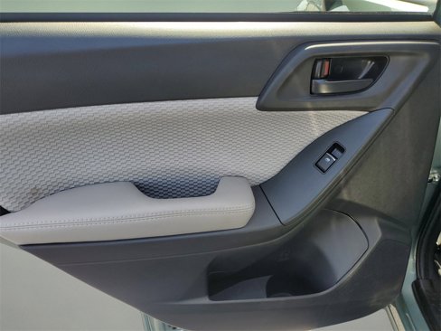Used 2018 Subaru Forester 2.5i Premium image 8