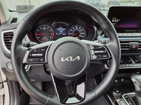 Used 2023 Kia Seltos Nightfall Edition image 9