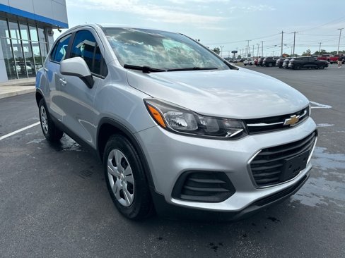 Used 2018 Chevrolet Trax LS image 3