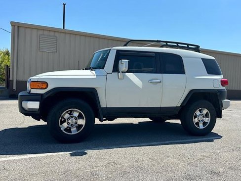 Used 2010 Toyota FJ Cruiser 4WD image 3