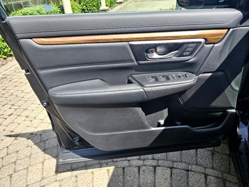 Used 2017 Honda CR-V Touring image 31
