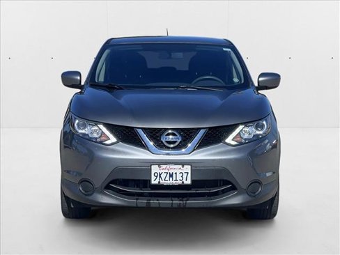 Used 2017 Nissan Rogue Sport S image 2